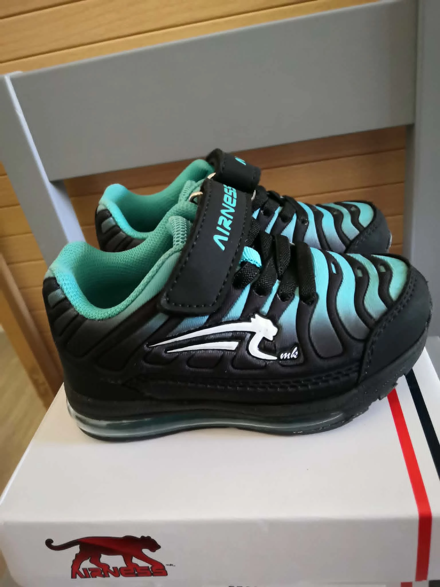 Baskets Scratch + Elastique Noir et Turquoise Pointure 22 Airness – photo 5